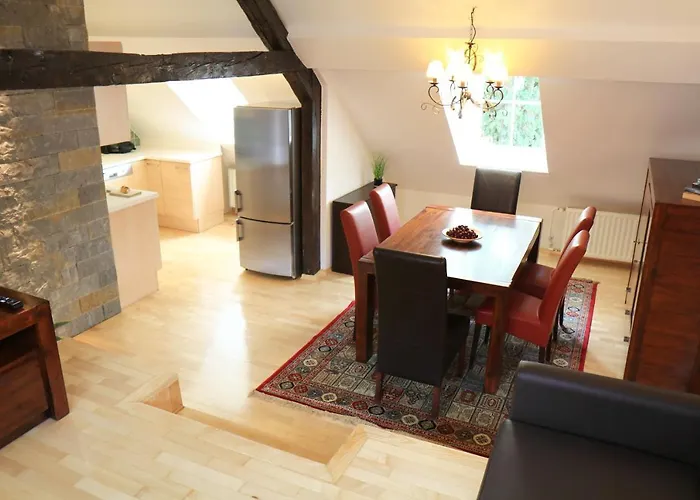 Petkovsek And Πανσιόν Λιουμπλιάνα